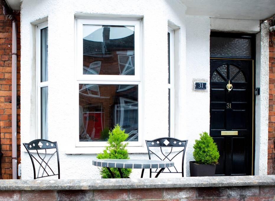 Cheerful 2 Bedroom House In The Heart Of Belfast Exterior photo